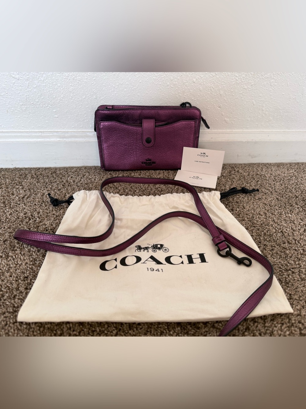 COACH Pop Up Messenger Shoulder Wallet 31a